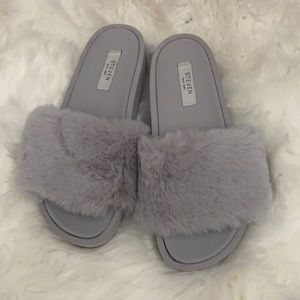 Steven New York Fluffy Slides